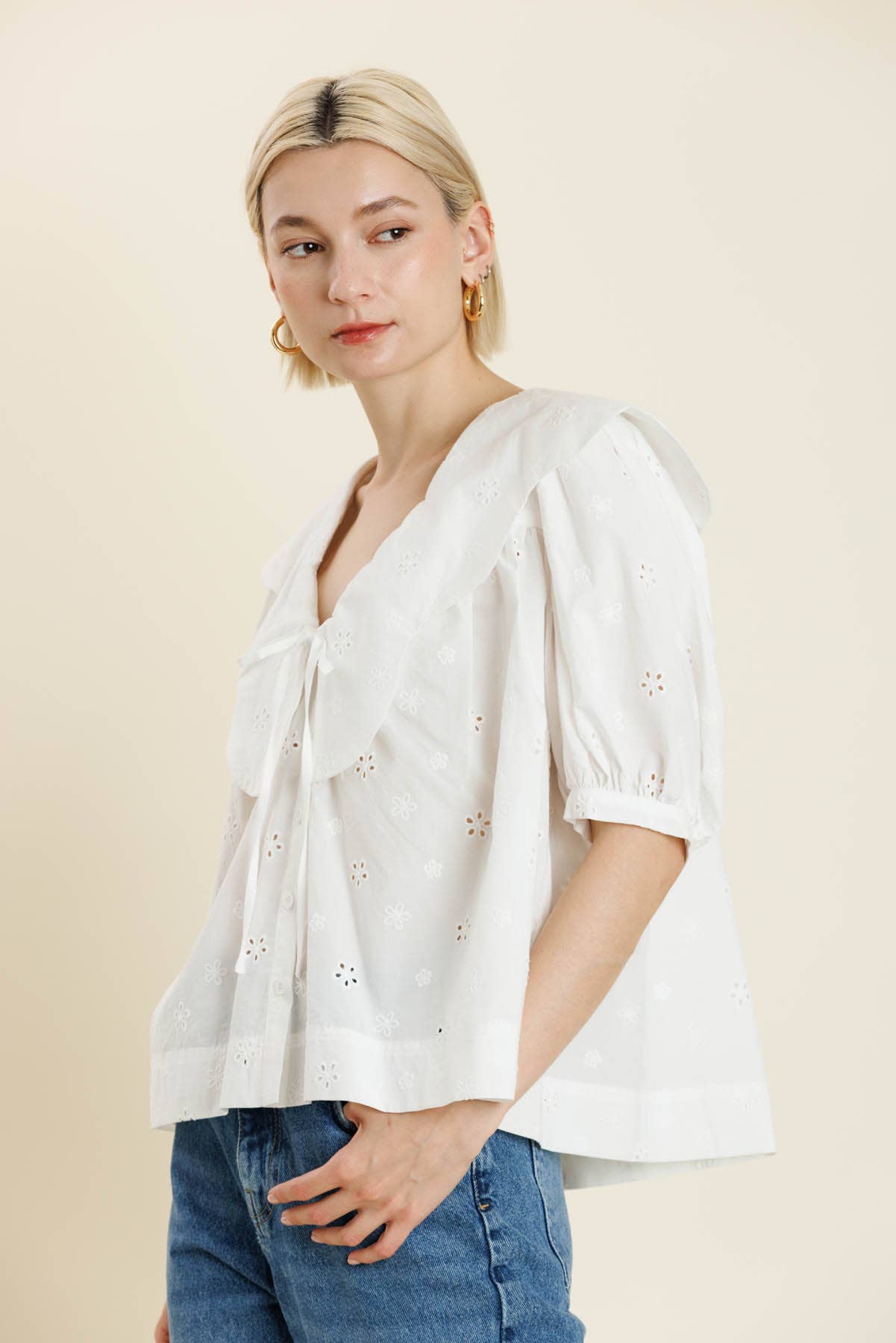 Eyelet Blouse - White - Fundcutody