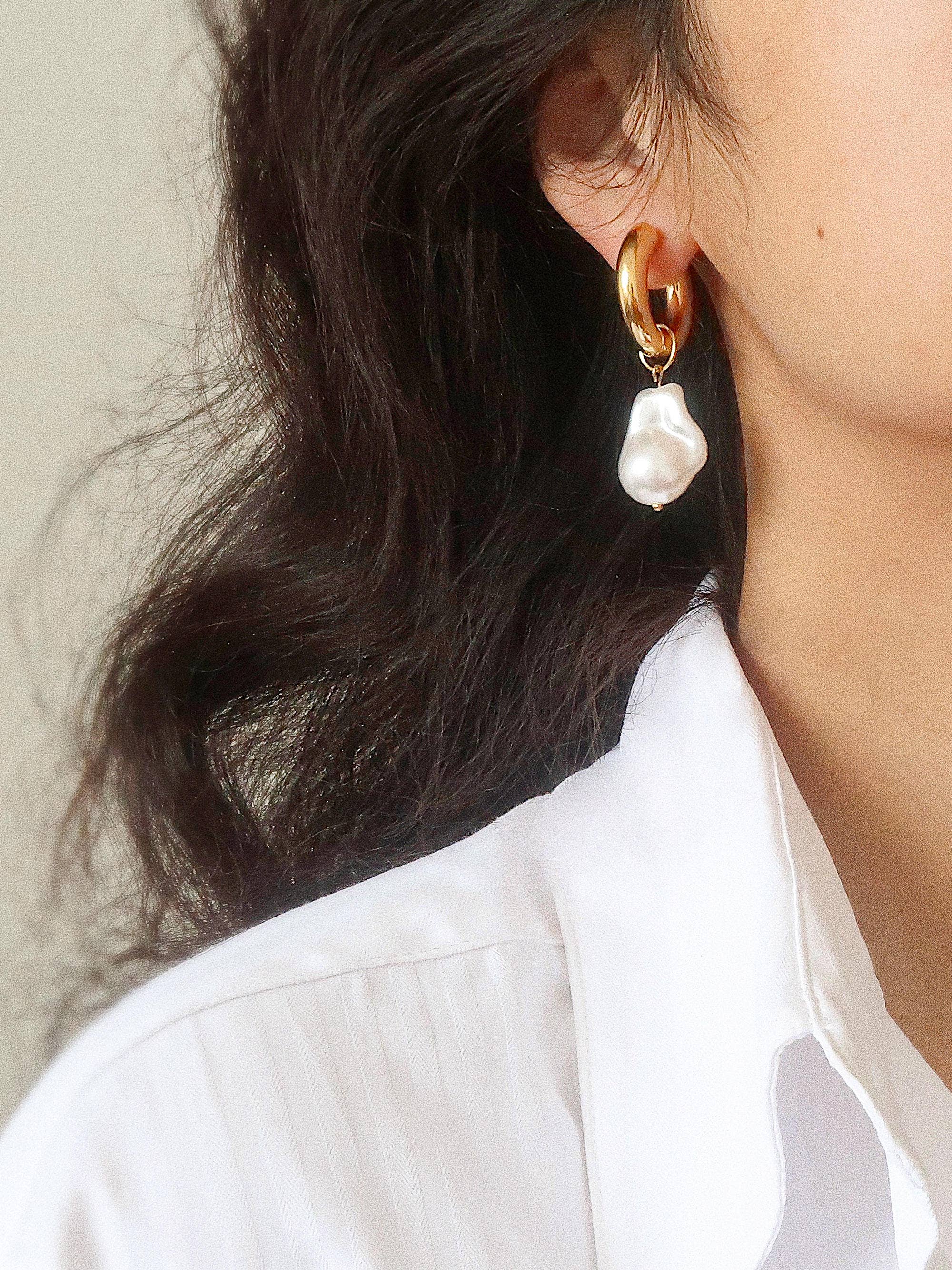 Oceana Huggie Earring - Fundcutody